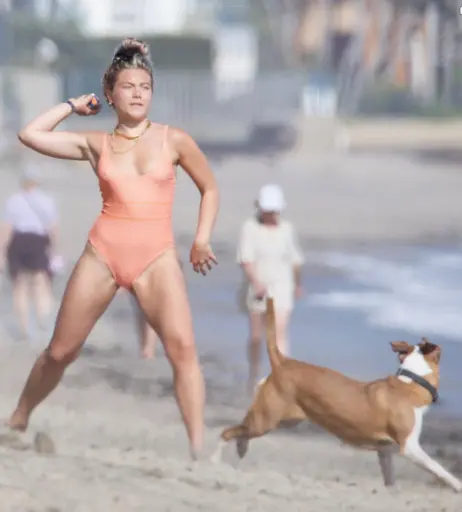 Image 1822289 from Florence Pugh