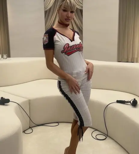 Image 1818834 from Shirin David