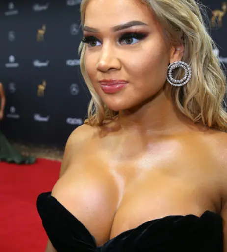 Image 1818661 from Shirin David