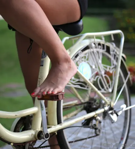 Image 18054574 from eurasian_feet