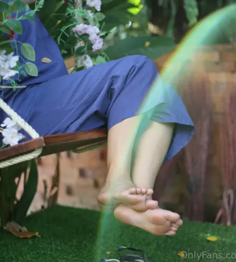 Image 18054318 from eurasian_feet