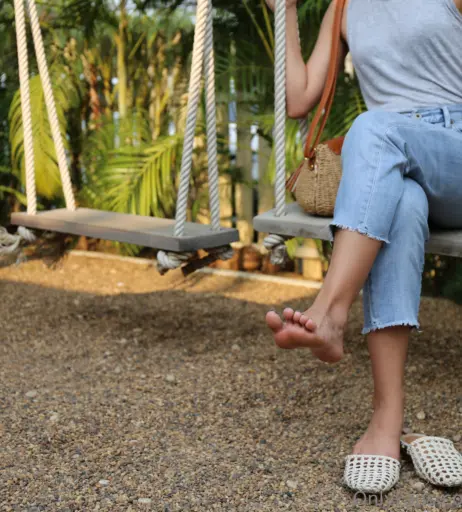 Image 18052990 from eurasian_feet