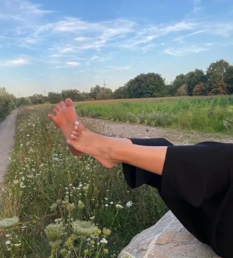 Image 18068795 from eurasian_feet