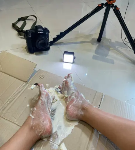 Image 18068638 from eurasian_feet