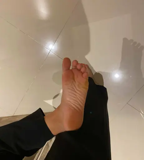 Image 18065327 from eurasian_feet