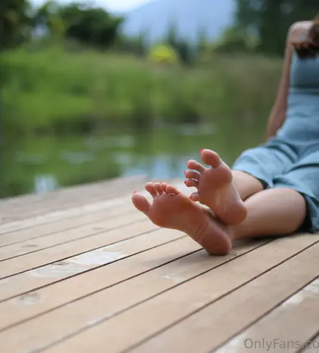 Image 18064739 from eurasian_feet