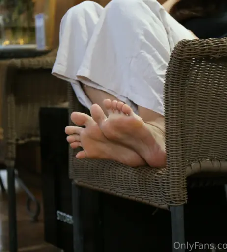 Image 18066596 from eurasian_feet