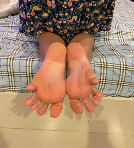 Image 18071265 from eurasian_feet