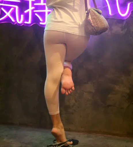 Image 18070700 from eurasian_feet