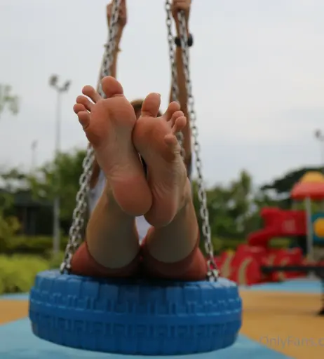 Image 18070600 from eurasian_feet