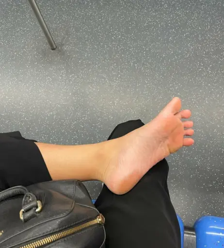 Image 18072687 from eurasian_feet