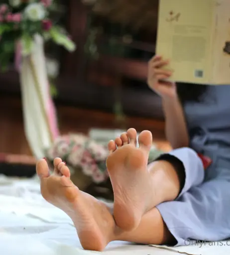 Image 18072360 from eurasian_feet
