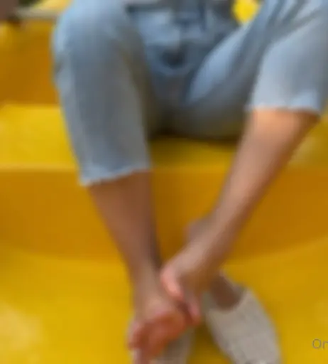 Image 18072228 from eurasian_feet