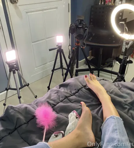 Image 18080407 from eurasian_feet