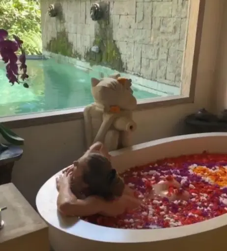 Image 1995345 from Lola Weippert