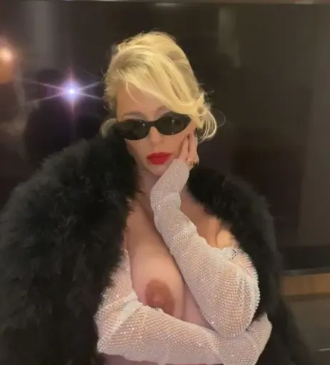 Image 1994385 from Caroline Vreeland