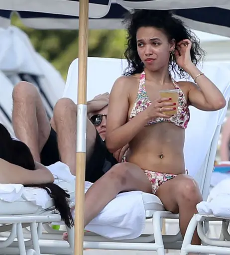 Image 1991129 from FKA Twigs