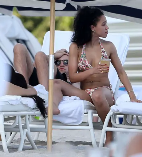 Image 1991357 from FKA Twigs