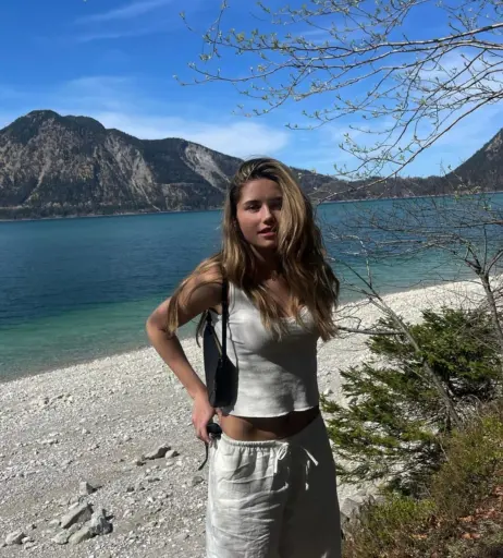 Image 1992472 from Mitsou Jung