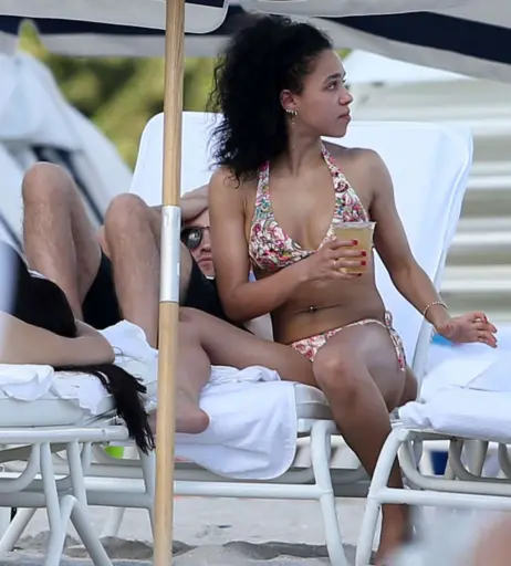 Image 1992085 from FKA Twigs