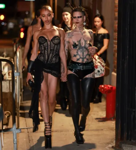 Image 1999910 from FKA Twigs