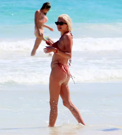 Image 1981115 from Caroline Vreeland