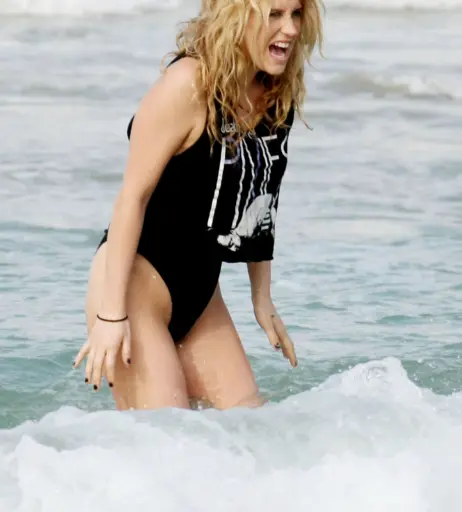 Image 1980668 from Kesha