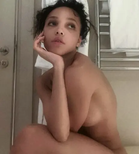 Image 1988469 from FKA Twigs