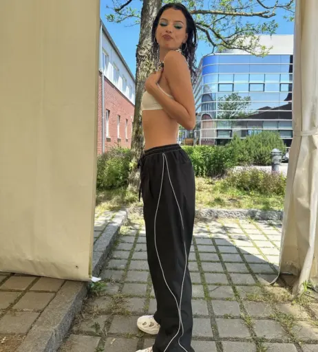 Image 1988056 from Nina Chuba