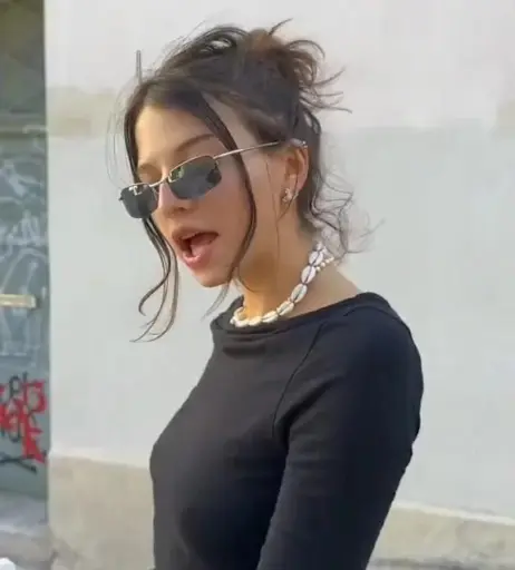 Image 1988910 from Nina Chuba