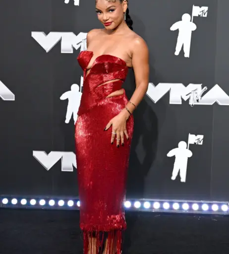 Image 1978421 from Halle Bailey