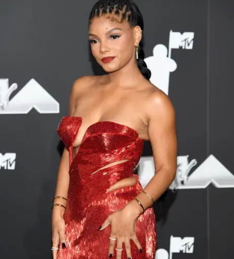 Image 1978656 from Halle Bailey