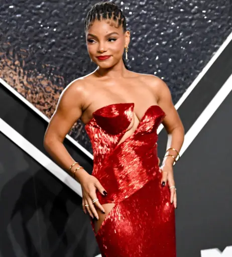 Image 1978124 from Halle Bailey