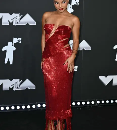 Image 1978063 from Halle Bailey