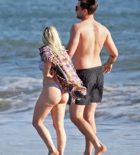 Image 1967031 from Ariel Winter