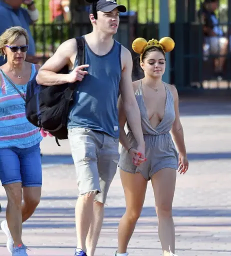 Image 1964684 from Ariel Winter