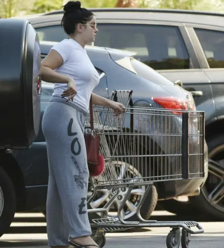 Image 1963791 from Ariel Winter