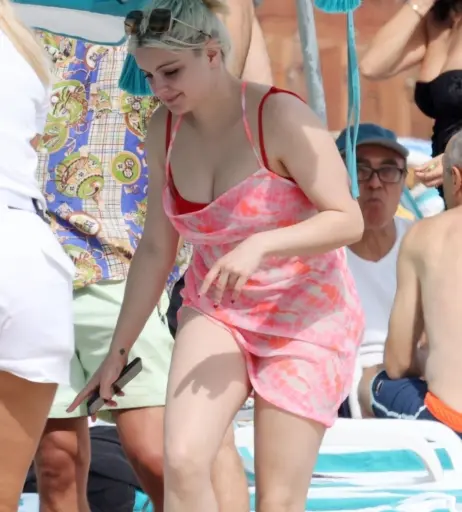 Image 1969204 from Ariel Winter