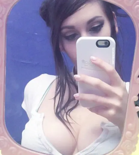 Image 19688138 from Luna Kitsuen