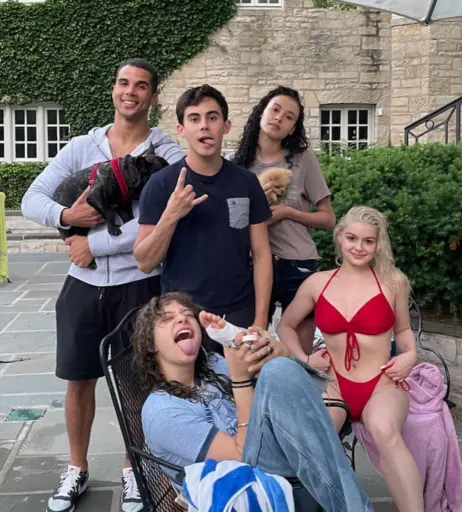 Image 1968191 from Ariel Winter