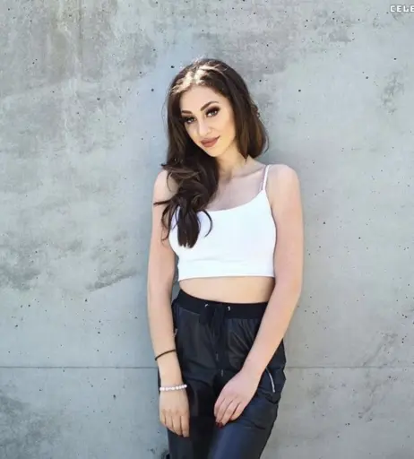 Image 1957110 from Amira Wirth