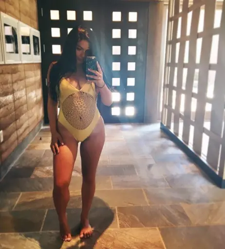 Image 1954902 from Ariel Winter