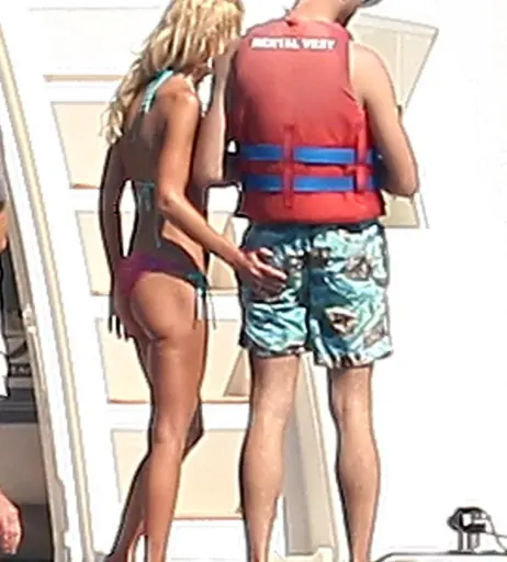 Image 1951039 from Tara Reid