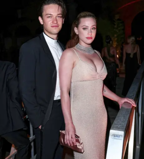 Image 1945457 from Lili Reinhart