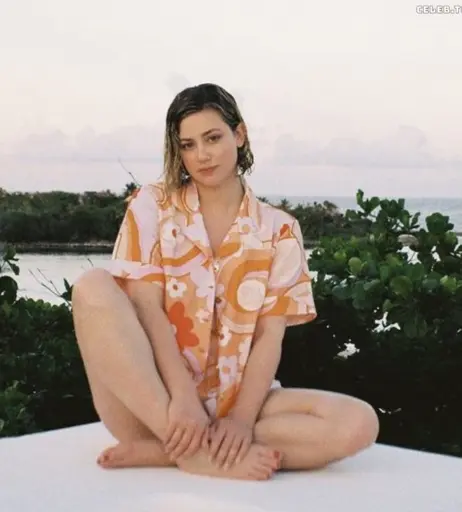 Image 1941893 from Lili Reinhart