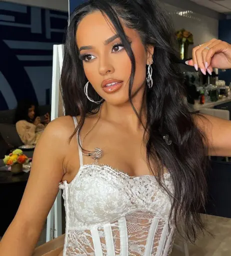 Image 1941721 from Becky G