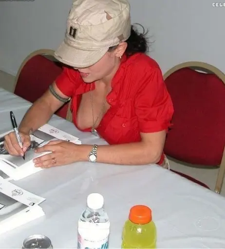 Image 1942447 from Alyssa Milano