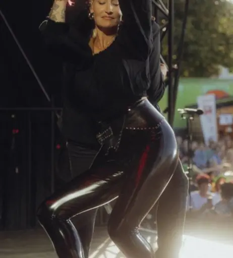 Image 1942277 from Sarah Connor