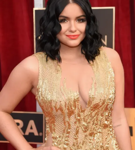 Image 1942205 from Ariel Winter