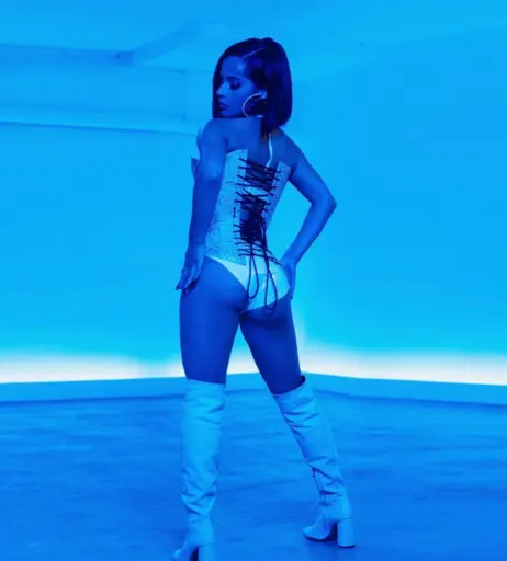 Image 1943931 from Becky G